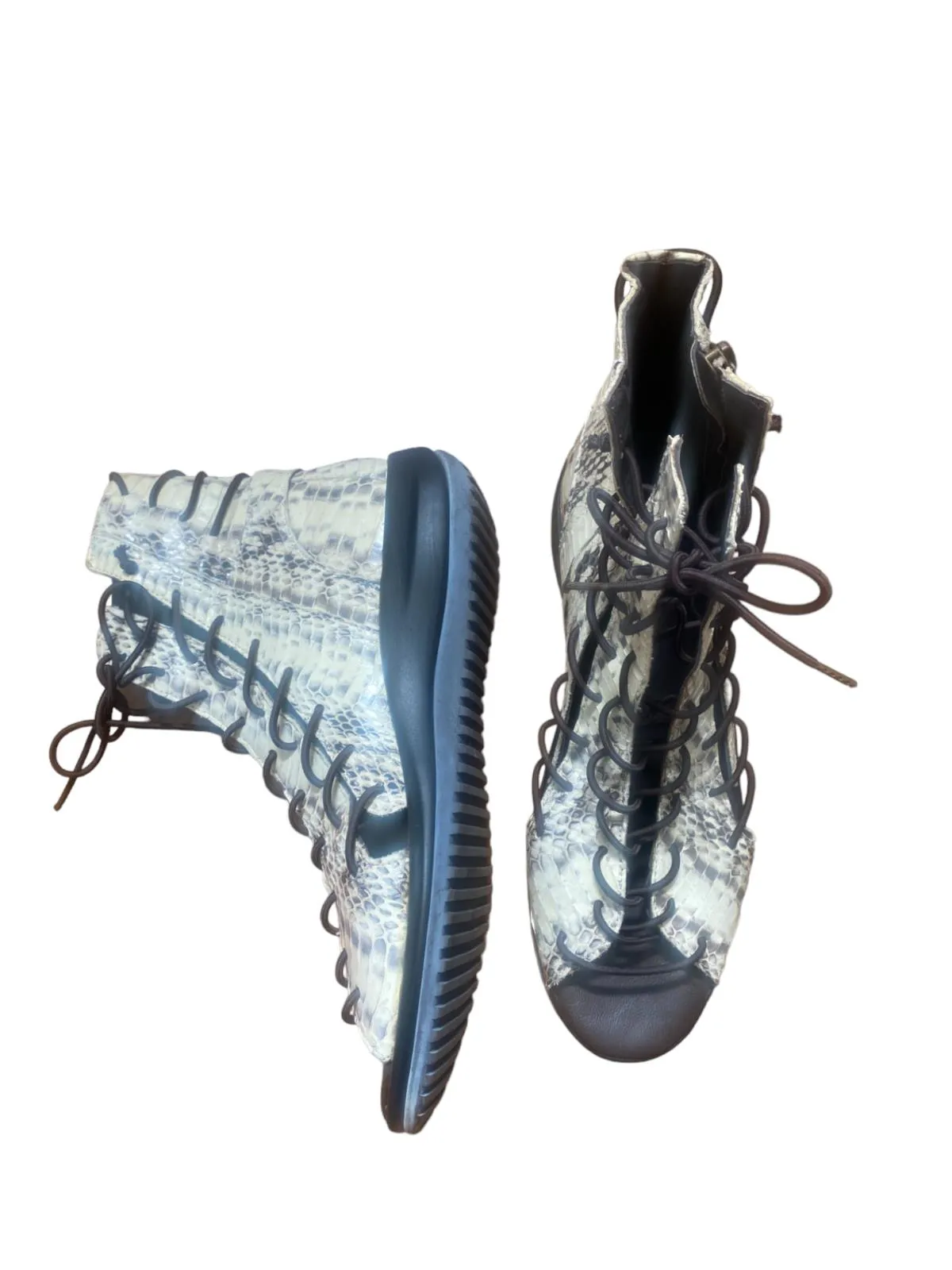Willow Elastic Lace Up Sandals | Sz 41, Snake Print, Grey/Black/White, Cushioned
